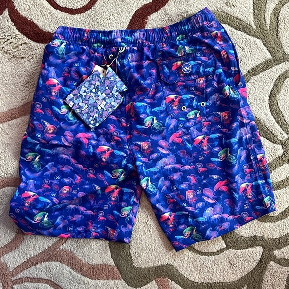 peter millar blue swim trunks + koozie - Picture 2 of 3